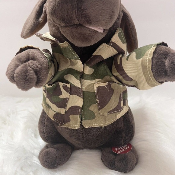 Hunting Labrador Retriever Sound & Light Sings & Dances Animated Plush WORKS - Picture 8 of 10